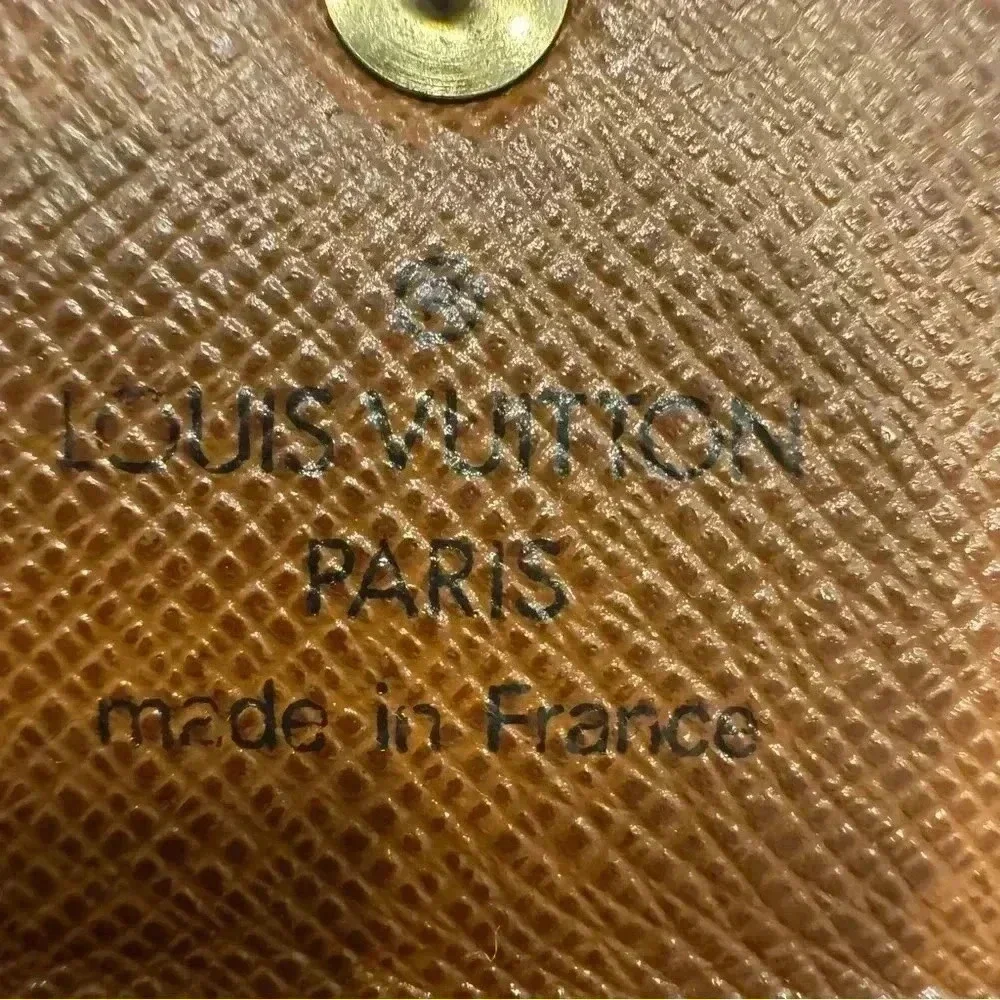 Authentic Louis Vuitton key Monogram 4– key holder